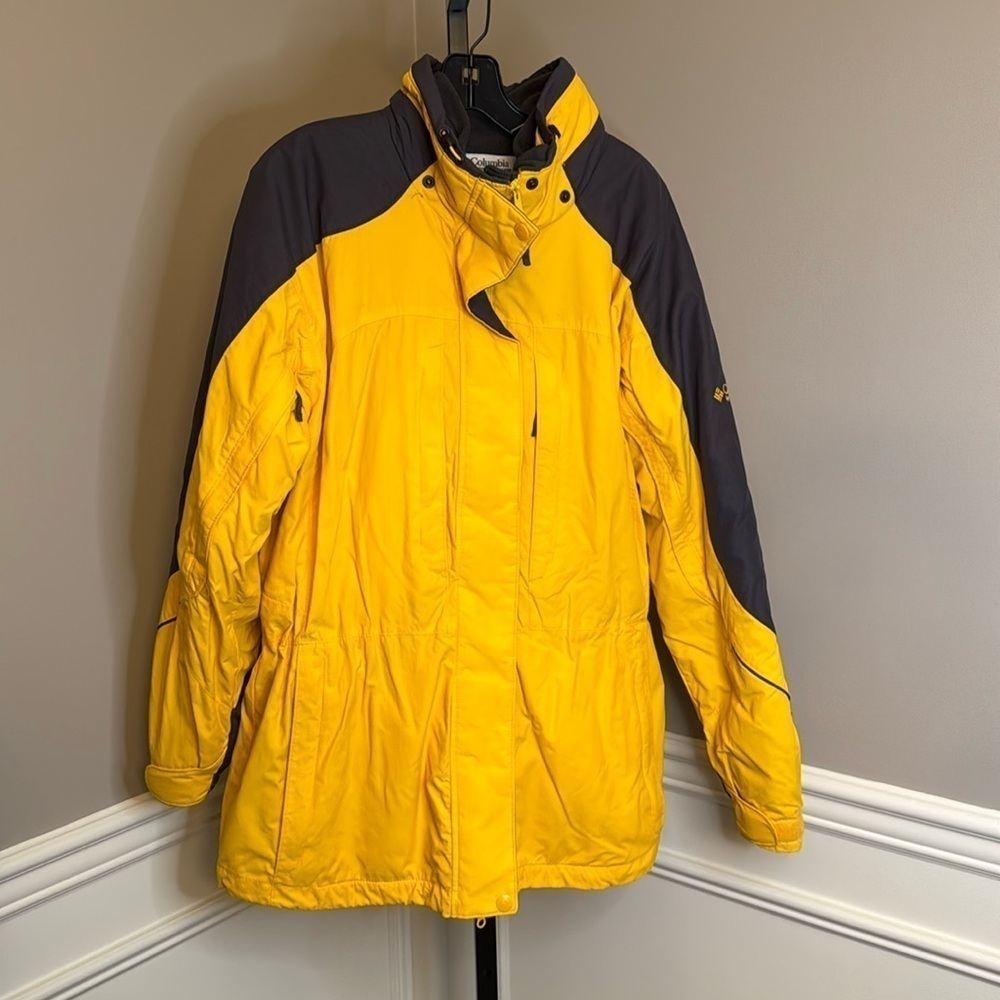 Columbia jacket and dark gray and yellow women's size extra large